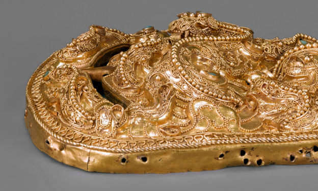 Gold Belt Buckle, Nangnang (1st century C.E.), Seokam-ri Tomb 9 (Pyongyang), 9.4 x 4.6–6.3cm, National Treasure 89 (National Museum of Korea)