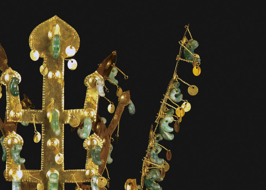 Detail, queen's gold crown from the north mound of Hwangnamdaechong Tomb, Gyeongju, Silla Kingdom, 27.3 cm high, National Treasure 191 (National Museum of Korea; photo: Gyeongju National Museum)