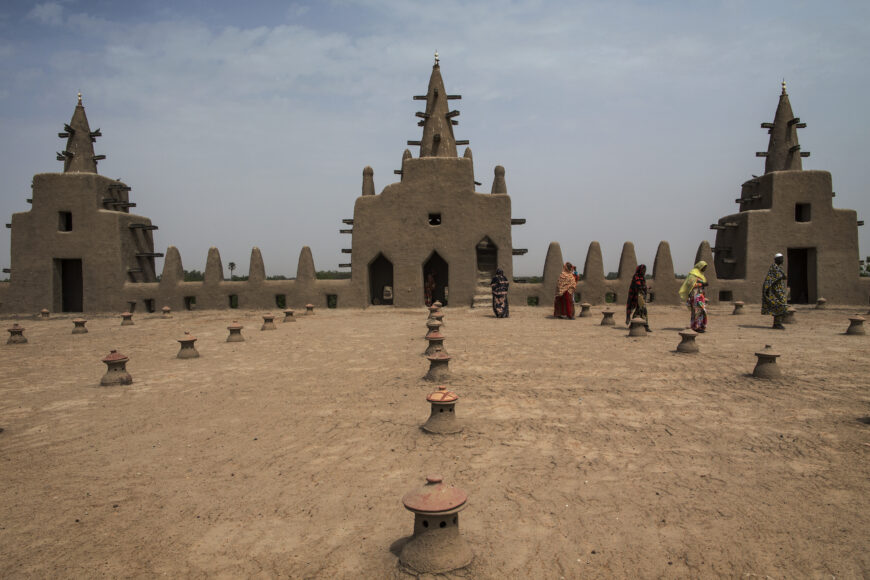 Roof (detail), Great Mosque of Djenné, Mali, 1907 (photo: United Nations Photo, CC BY-NC-ND 2.0)