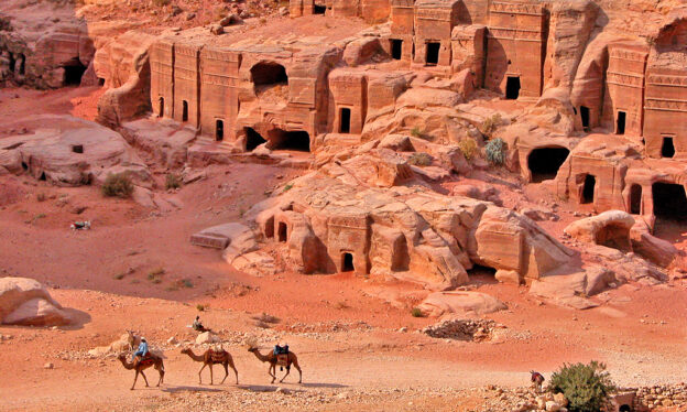 Tombs at Petra (Jordan) (photo: Dennis Jarvis, CC BY-SA 2.0)