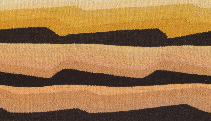 Woven horizontal bands of color (detail), DY Begay, The Edge, 2013, wool with natural dye, 40 1/4 x 34 3/4 inches, each corner tassel length: 3 3/4 inches (Saint Louis Art Museum) © DY Begay