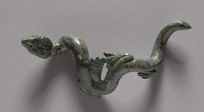 Lizard-like creature from The Cleveland Apollo, c. 350–200 B.C.E., bronze, 14.8 cm (The Cleveland Museum of Art)