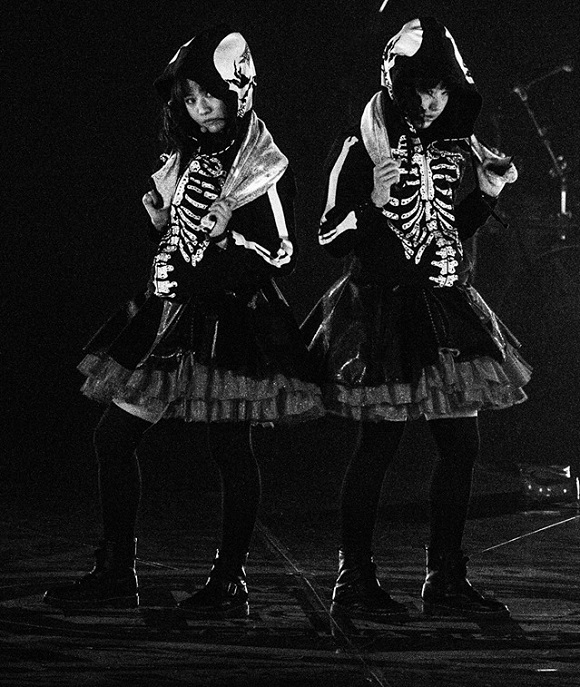 BABYMETAL invasion of the West marches on, everyone welcomes new kawaii overlords【VIDEOS】