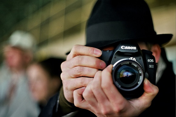 Don’t point that camera at me! Man arrested for taking “normal” picture on train