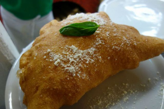 Japanese pizza isn’t always weird: Deep-fried pizza enters the ring and it’s delicious