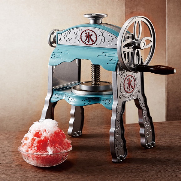 Summer is coming! Stay cool with this retro-style shaved-ice maker!