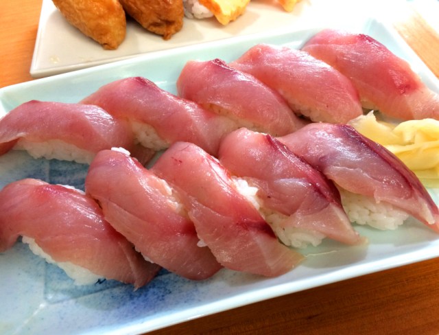 Sushi shop in Tokyo has no name, passes savings on to you with 10-yen sushi!