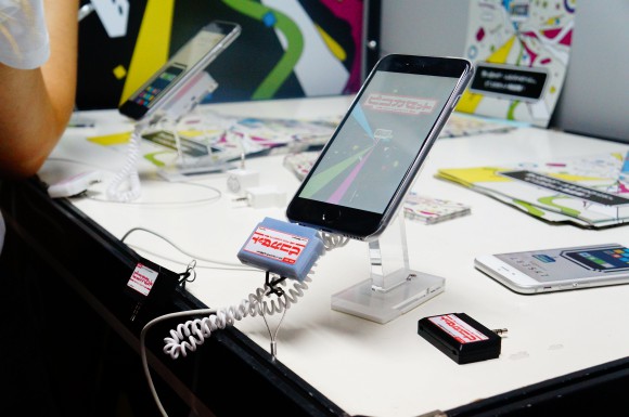 Game carts that plug into your phone – We took a peek at Pico Cassette at Tokyo Game Show