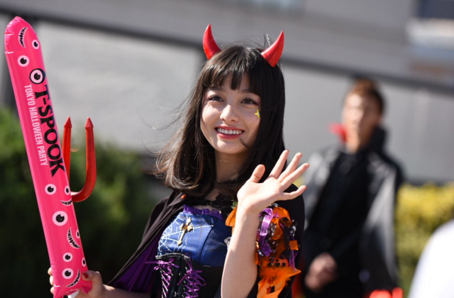 “Once-in-a-millenium beauty” dominates Tokyo Halloween event