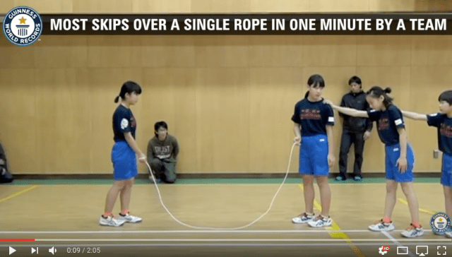 Japanese elementary school students smash Guinness World Record in team skipping