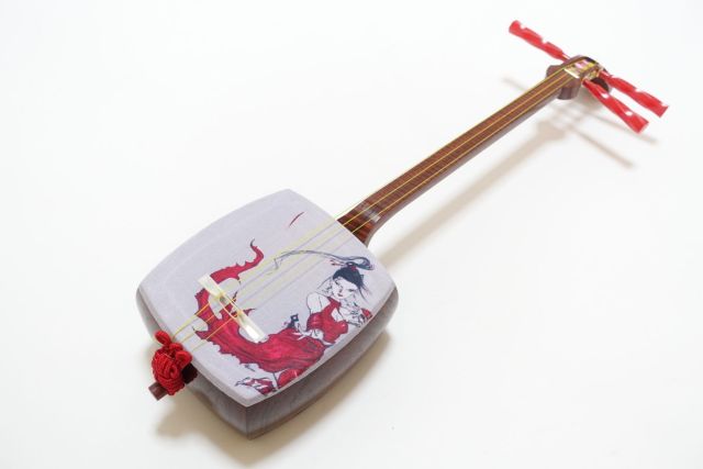 Beautiful shamisen featuring original illustration by Final Fantasy designer now on sale