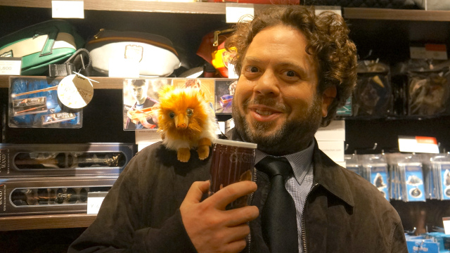 We interview Fantastic Beasts star Dan Fogler at the new Wizarding World Cafe in Japan