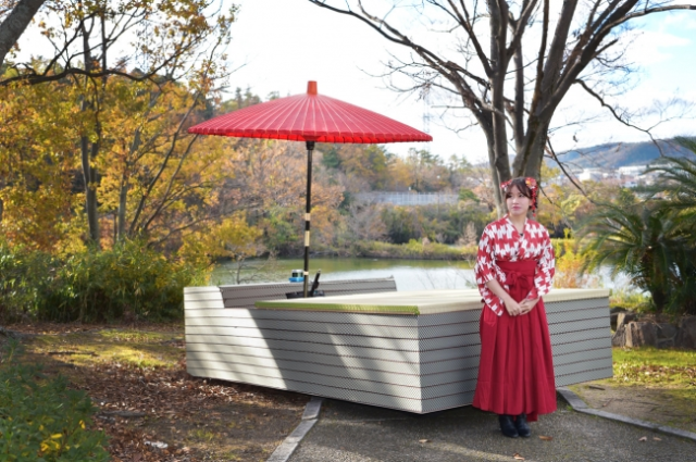 Kyoto massage parlor would like to offer you a head rub on a self-driving tatami reed floor【Vid】