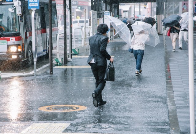 Typhoon Faxai makes landfall in Japan, batters Tokyo area 【Pics & Video】