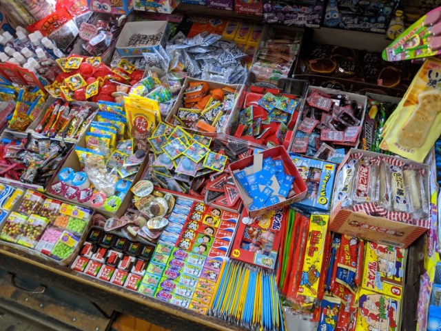 This classic Japanese candy shop is a trove of nostalgic treats, sends us into the past【Photos】