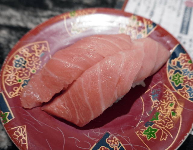 Preserve your sushi’s form and your dignity with this one easy sushi-eating life hack【Pics】