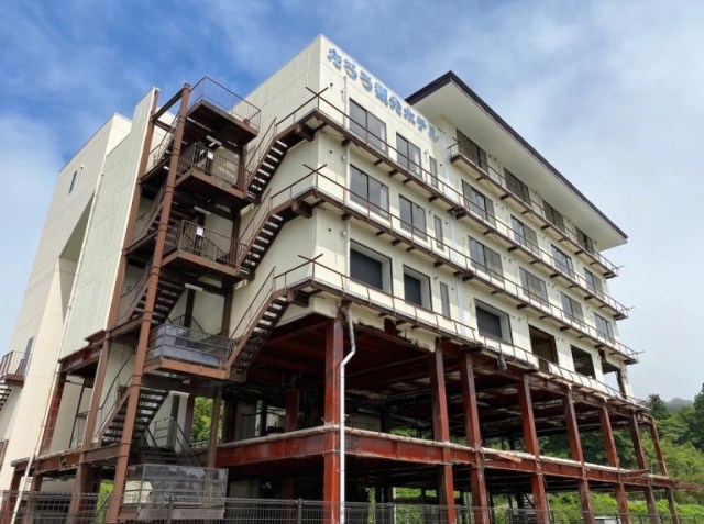 Visiting the hotel half-destroyed by the 3-11 tsunami is a powerful reminder of what was lost