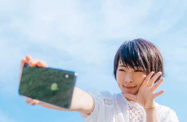 Anti-selfie tech? Japanese government pleads with cellphone carriers to curb inappropriate photos