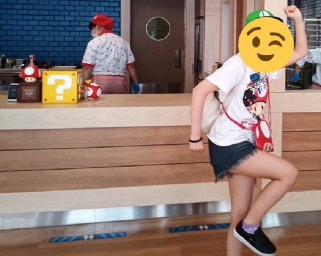 Super Universal Studios Japan employee gives Super Mario fan’s photo an awesomeness power-up