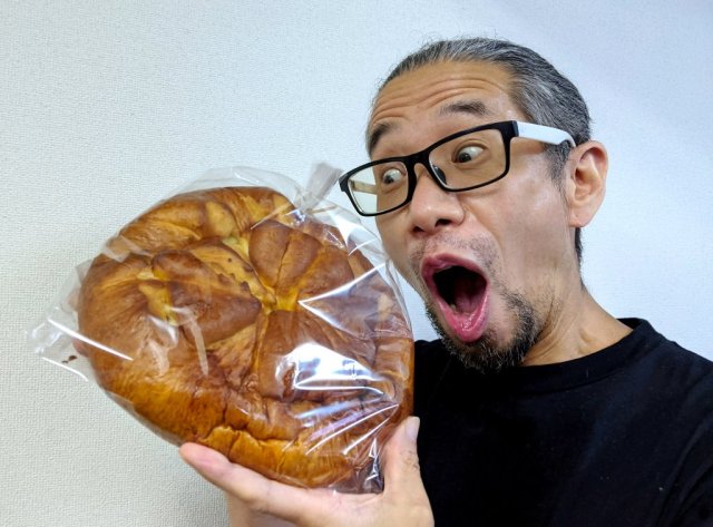 Mr. Sato falls for the biggest egg sandwich he’s ever seen…but what does it look like inside?