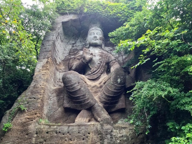 This beautiful mountaintop Buddha carving in Japan is much newer than it looks【Photos】