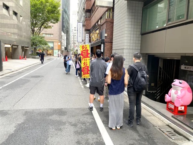 Tsukemen ramen restaurant becomes a hit with foreign tourists in Tokyo