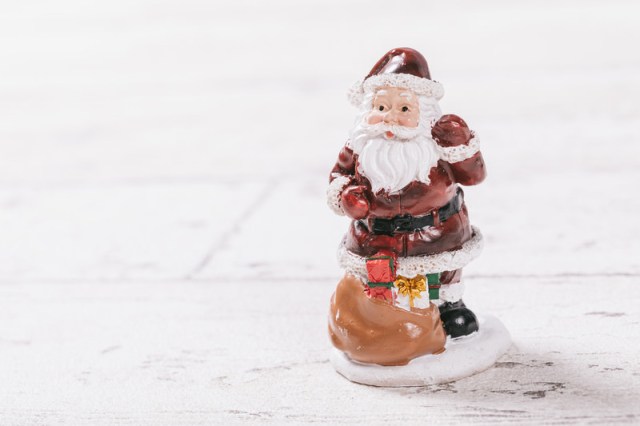 Police called out to investigate suspicious Santa in Wakayama