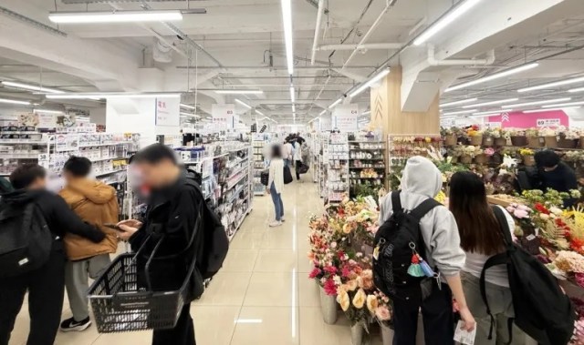 Daiso has giant new branch in middle of Tokyo’s Shinjuku neighborhood (and another beneath it)