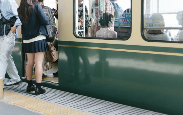 The top 10 annoying foreign tourist behaviors on trains, as chosen by Japanese people【Survey】