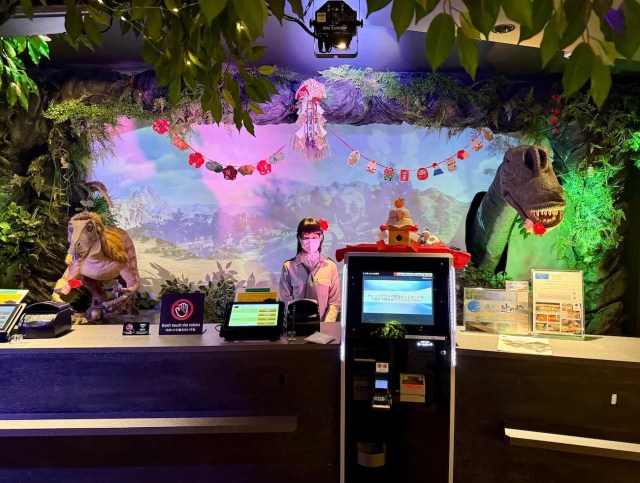 Henn na Hotel Haneda: What it’s really like to stay at Tokyo’s “Weird Hotel” with dinosaur robots