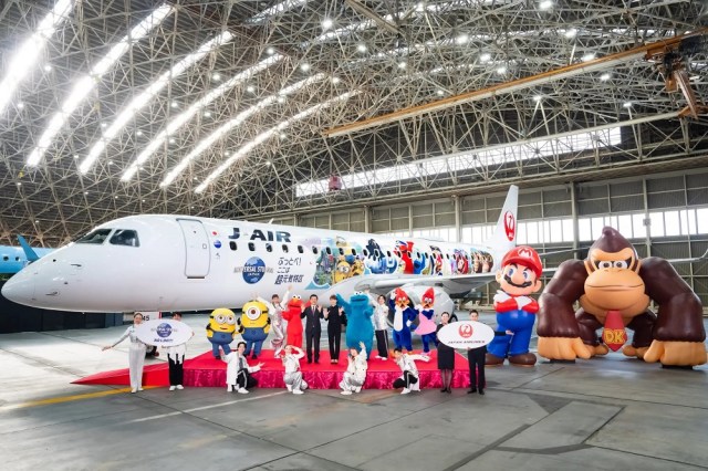 Super Mario and Donkey Kong taking to the skies of Japan with special plane from JAL【Video】