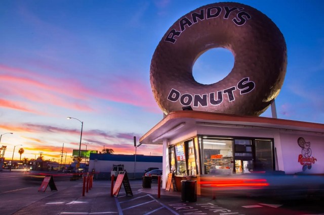 Randy’s Donuts is coming to Japan!