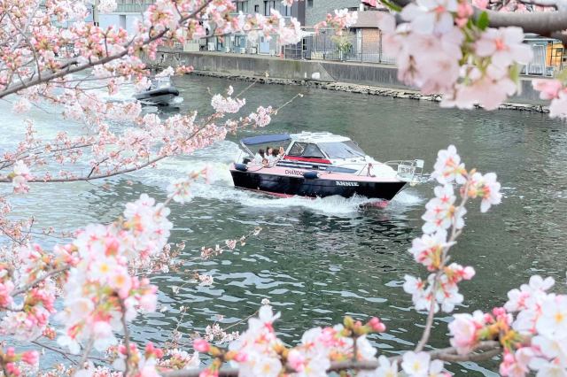 Reservations are now open for Tokyo’s Meguro River Ohanami Chandon Cruises