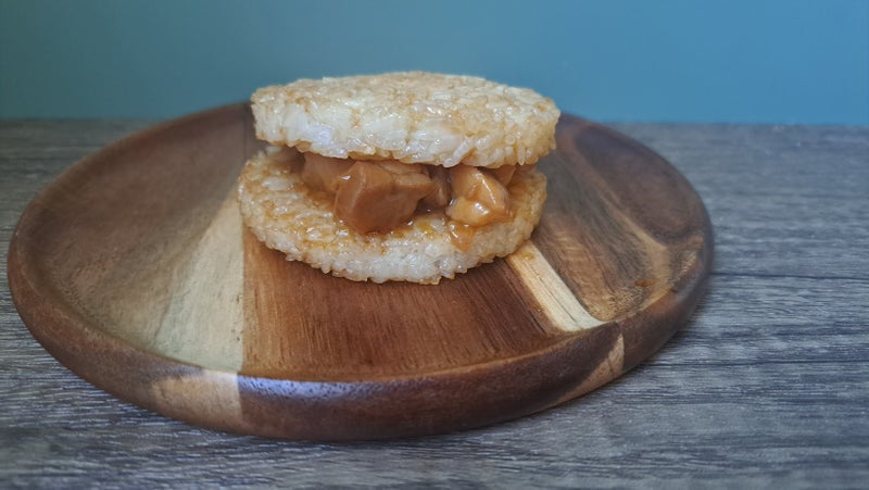 業務スーパー　照焼チキンライスバーガー　できたて