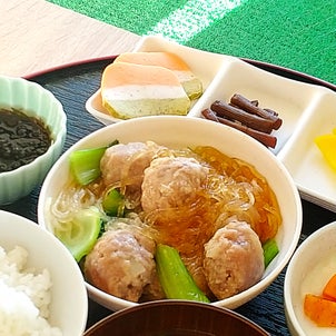 肉だんごと春雨の中華風うま煮定食&山菜きのこ丼&給食の画像