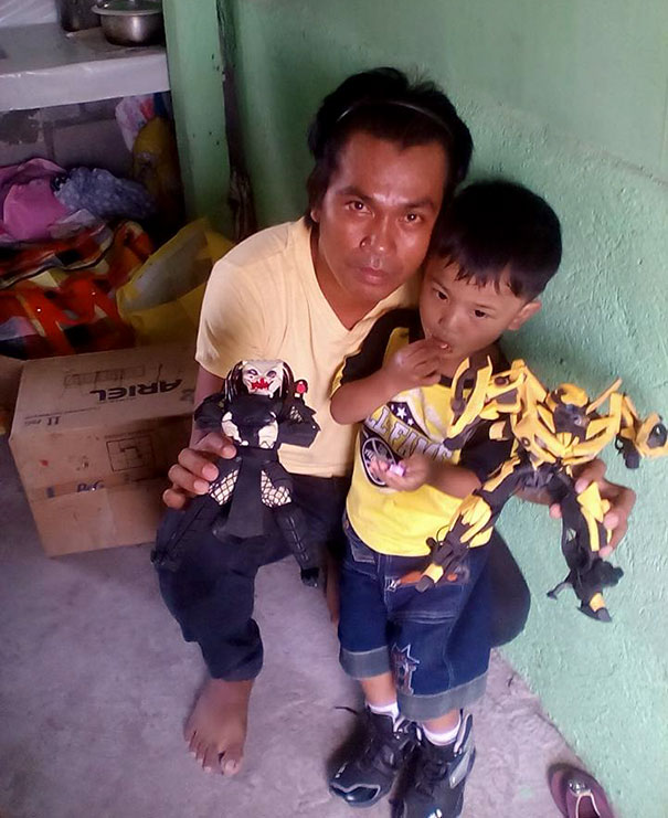 Filipino Man Turns Old Flip Flops Into Action Figures, And The Result Is Quite Impressive