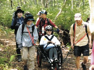 前人未踏「信越トレイル」を車いすで「踏破」へ　静岡の小林さんが挑む全長110km