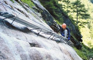 北アルプス・黒部源流域へ至る幻の登山道、父の遺志継ぎ４０年ぶり復活