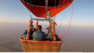 Hőlégballonos kaland a dubaji homoktenger felett