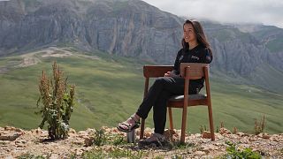 Conheça Nazrin Garibova, a atleta de esqui-alpinismo que desafia os limites na montanha de Shahdag