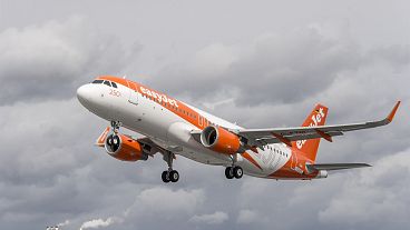 Un avión de EasyJet en pleno vuelo. 