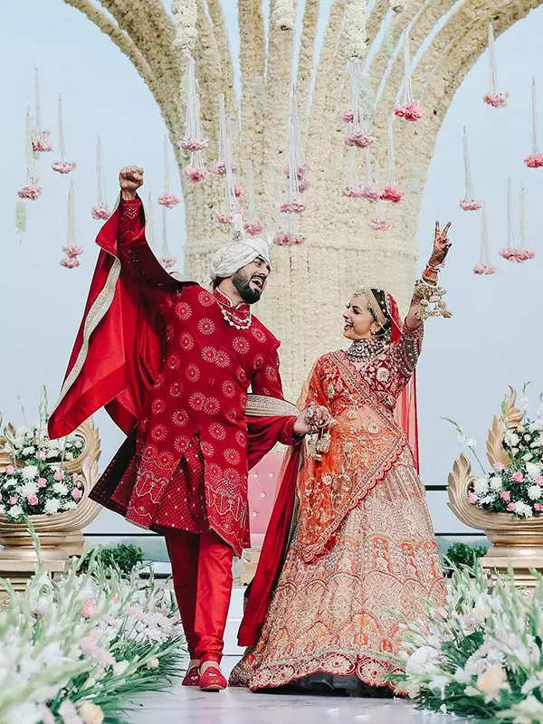 Shrenu Parikh embarks on a new chapter: Radiant in matrimony with Akshay Mhatre, shares enchanting wedding photos