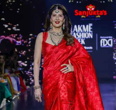 64-year-old Sangeeta Bijlani stole the show from models half her age at Lakme Fashion Week