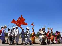 Devotees march towards Paithan for Eknath Shasti celebrations