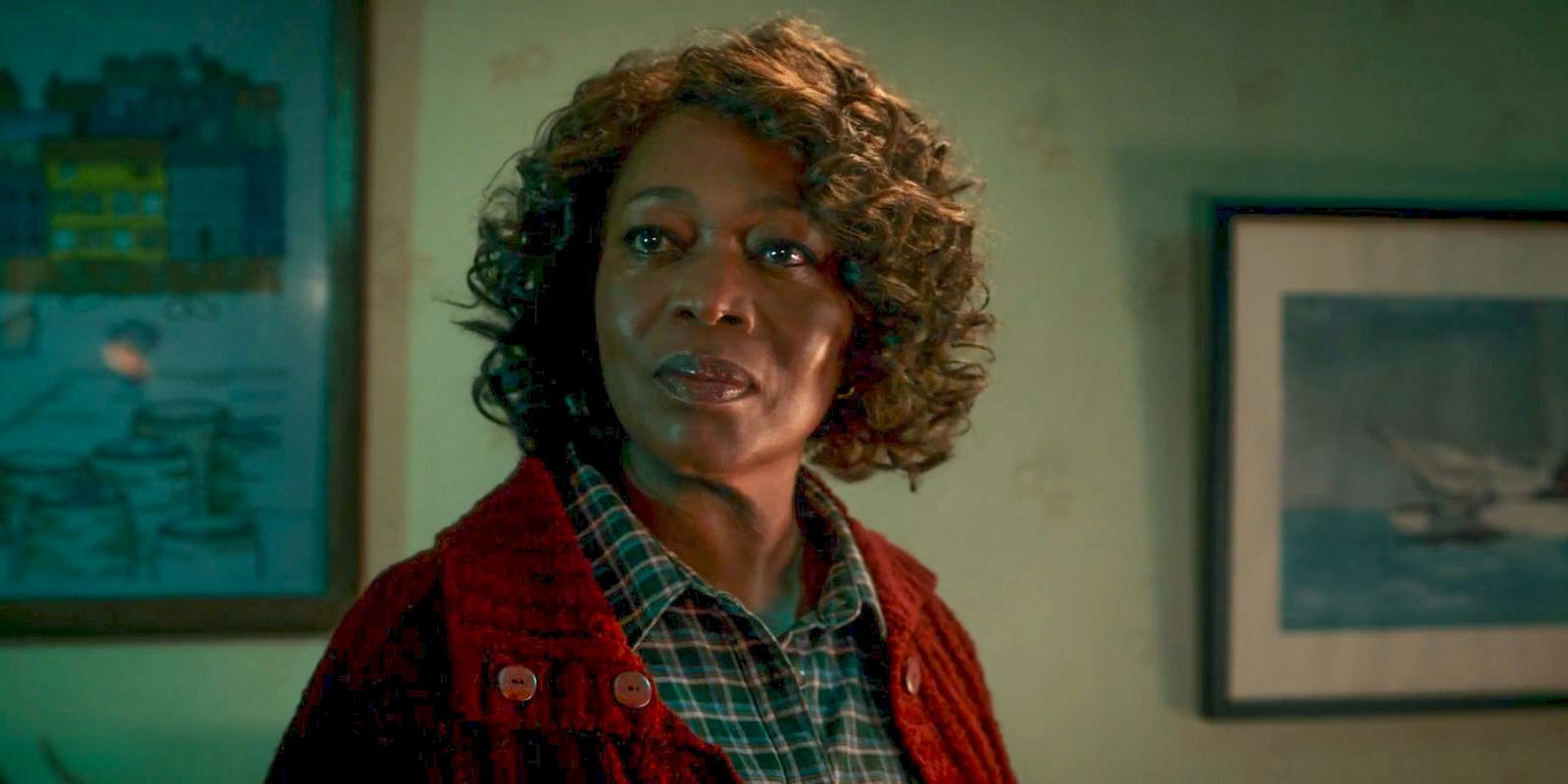 Dr. Cody (Alfre Woodard) in Salem's Lot (2024)