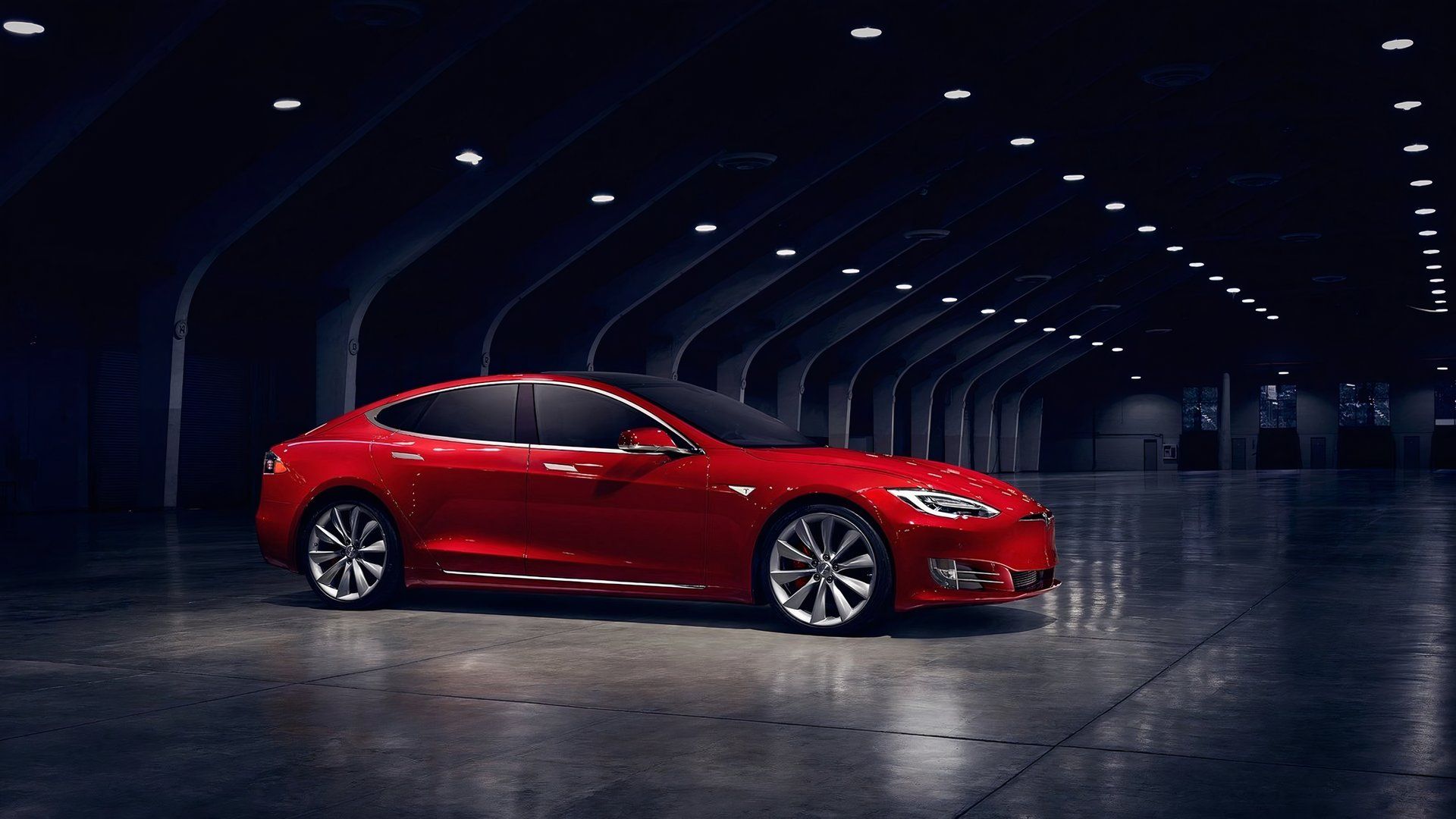 Front 3/4 view of the 2019 Tesla Model S