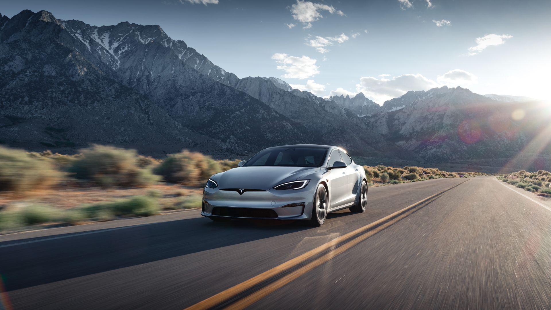 2025 Tesla Model S Driving