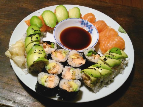 2016-03-28 20.59.36--sushi