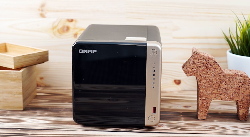 重要資料萬無一失！QNAP TS-464 以高 CP 值打造高效率資料集中備份解決方案，擴充性更無與倫比！