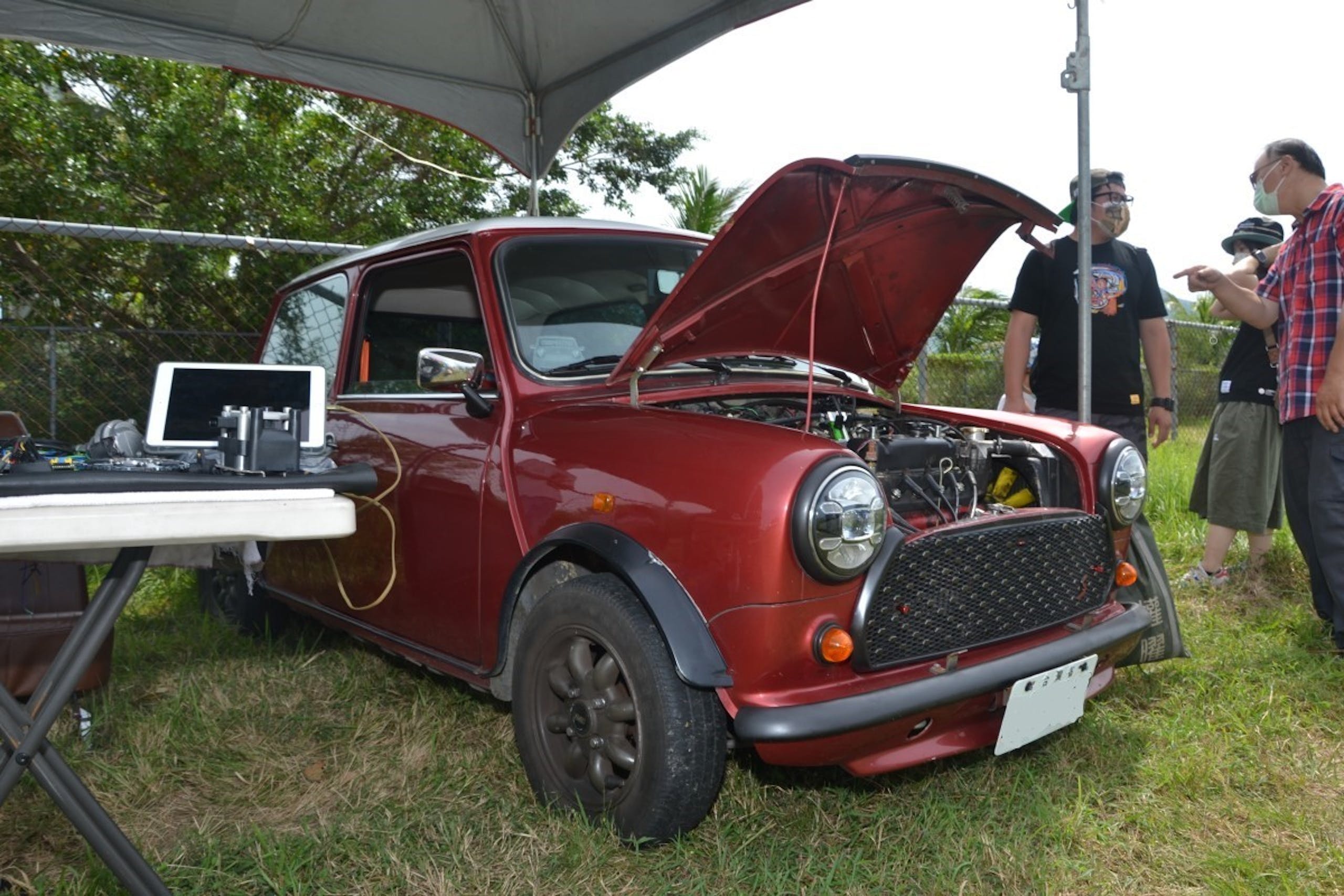 俥科技：Lee和他DIY自改的電腦噴射Austin Mini